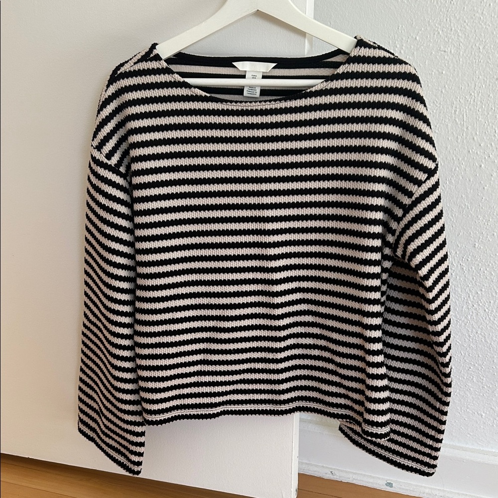 H&M Monochrome Striped Knit Top